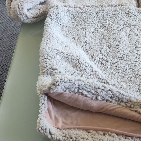 Miami  Cozy Pullover - Picture 8 of 10